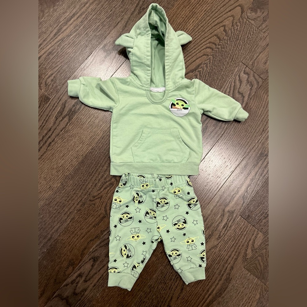 Star Wars Light Green Baby Outfit
